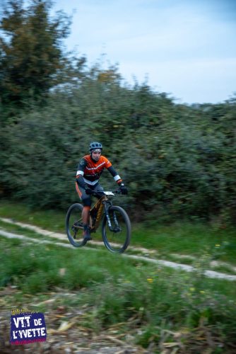 DE-LYVETTE-A-LORGE-25-001