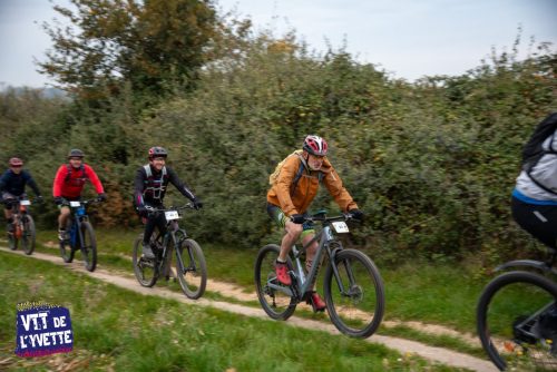 DE-LYVETTE-A-LORGE-25-028