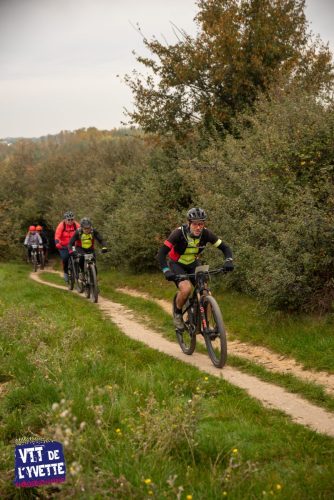 DE-LYVETTE-A-LORGE-25-048