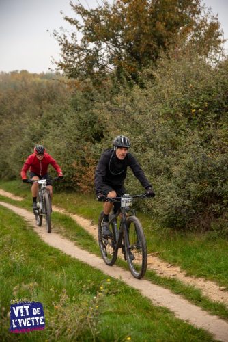 DE-LYVETTE-A-LORGE-25-102