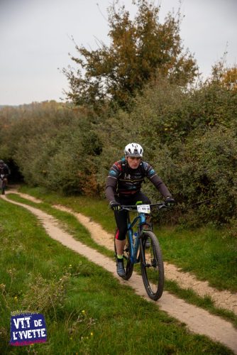 DE-LYVETTE-A-LORGE-25-105