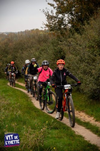 DE-LYVETTE-A-LORGE-25-108