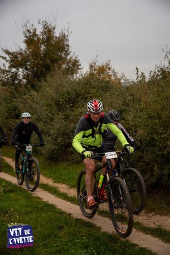 DE-LYVETTE-A-LORGE-25-144