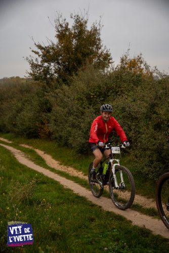 DE-LYVETTE-A-LORGE-25-147