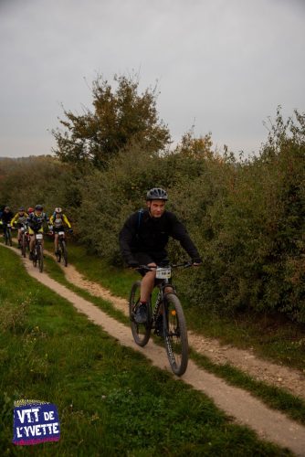 DE-LYVETTE-A-LORGE-25-148