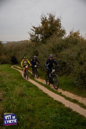 DE-LYVETTE-A-LORGE-25-151