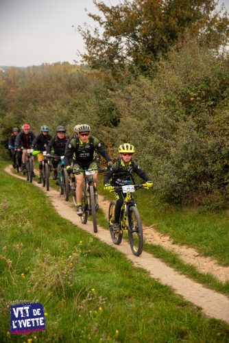 DE-LYVETTE-A-LORGE-25-176