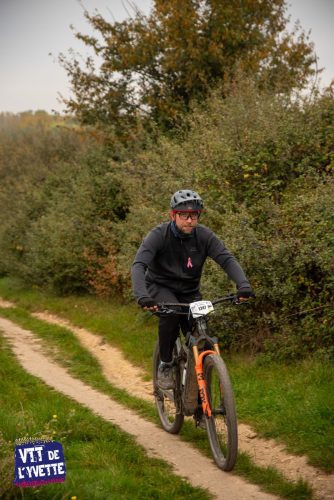 DE-LYVETTE-A-LORGE-25-185