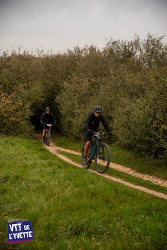 DE-LYVETTE-A-LORGE-25-192