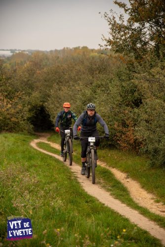 DE-LYVETTE-A-LORGE-25-201