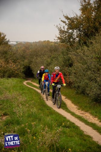 DE-LYVETTE-A-LORGE-25-204