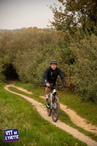 DE-LYVETTE-A-LORGE-25-206