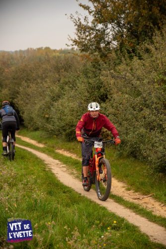 DE-LYVETTE-A-LORGE-25-207