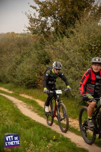 DE-LYVETTE-A-LORGE-25-211