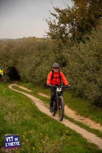 DE-LYVETTE-A-LORGE-25-212