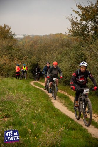 DE-LYVETTE-A-LORGE-25-216