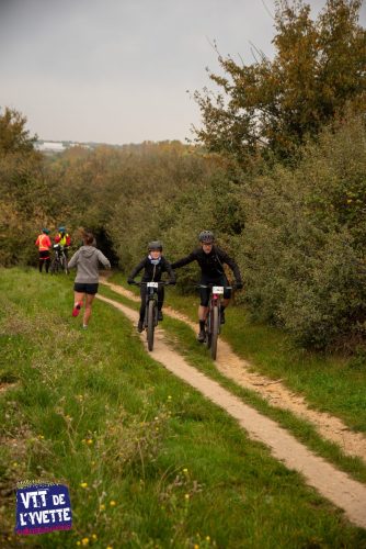 DE-LYVETTE-A-LORGE-25-217