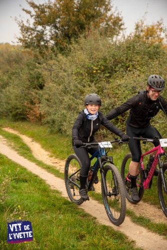 DE-LYVETTE-A-LORGE-25-218