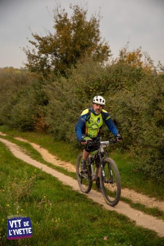 DE-LYVETTE-A-LORGE-25-224