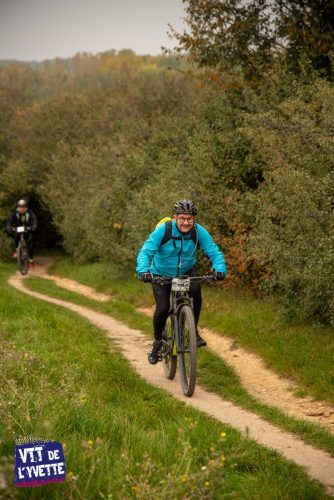 DE-LYVETTE-A-LORGE-25-231