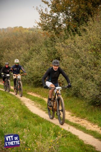 DE-LYVETTE-A-LORGE-25-237