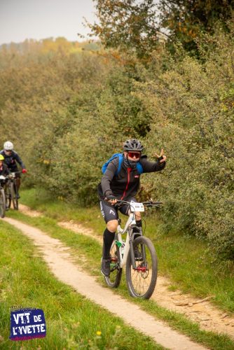 DE-LYVETTE-A-LORGE-25-239