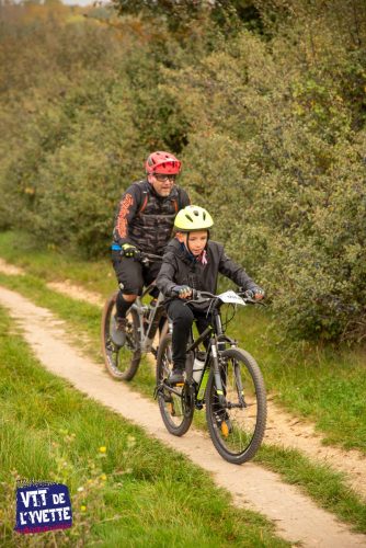 DE-LYVETTE-A-LORGE-25-241