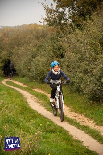 DE-LYVETTE-A-LORGE-25-244