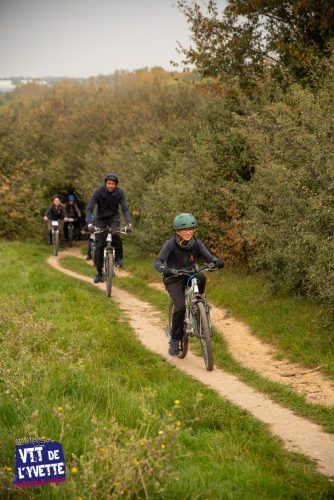 DE-LYVETTE-A-LORGE-25-245