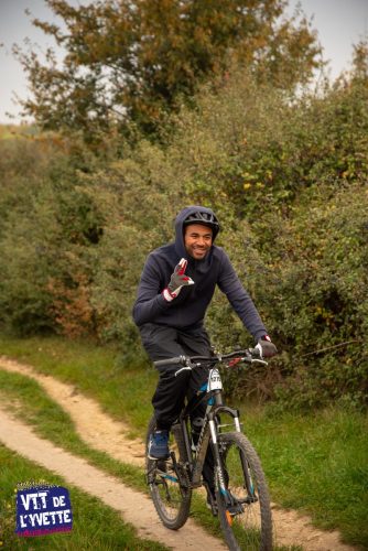 DE-LYVETTE-A-LORGE-25-246