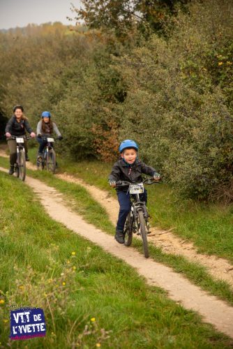 DE-LYVETTE-A-LORGE-25-247