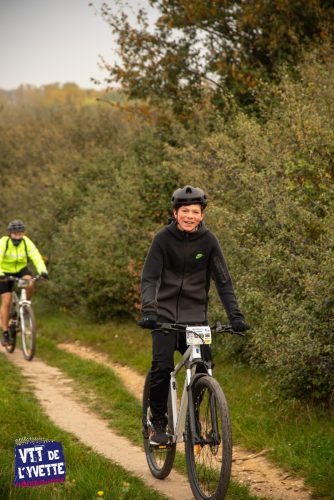 DE-LYVETTE-A-LORGE-25-254