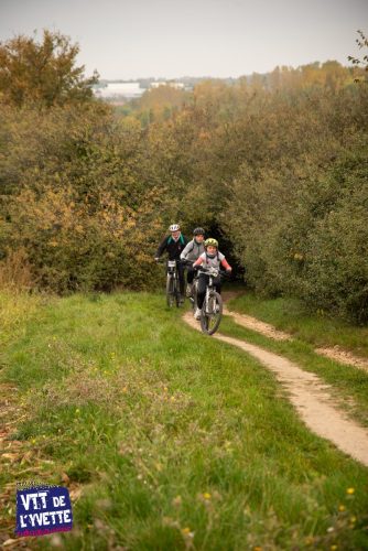 DE-LYVETTE-A-LORGE-25-258