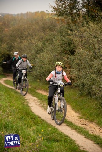 DE-LYVETTE-A-LORGE-25-259