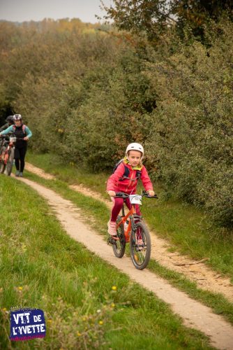 DE-LYVETTE-A-LORGE-25-274