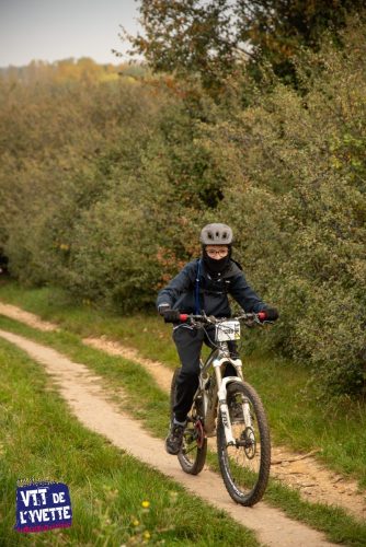 DE-LYVETTE-A-LORGE-25-279