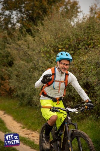 DE-LYVETTE-A-LORGE-25-281