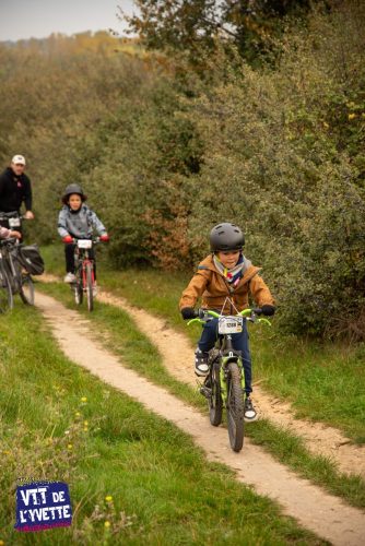 DE-LYVETTE-A-LORGE-25-286