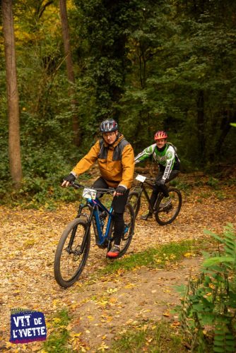 DE-LYVETTE-A-LORGE-25-297