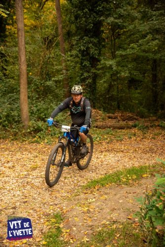 DE-LYVETTE-A-LORGE-25-298