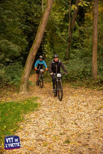 DE-LYVETTE-A-LORGE-25-299