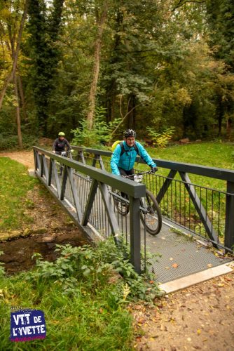 DE-LYVETTE-A-LORGE-25-306