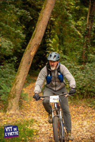 DE-LYVETTE-A-LORGE-25-348