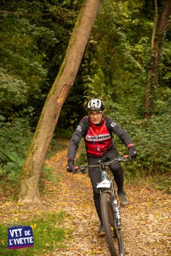 DE-LYVETTE-A-LORGE-25-354