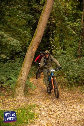 DE-LYVETTE-A-LORGE-25-357