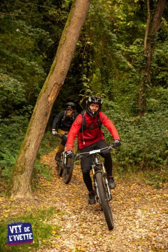 DE-LYVETTE-A-LORGE-25-358