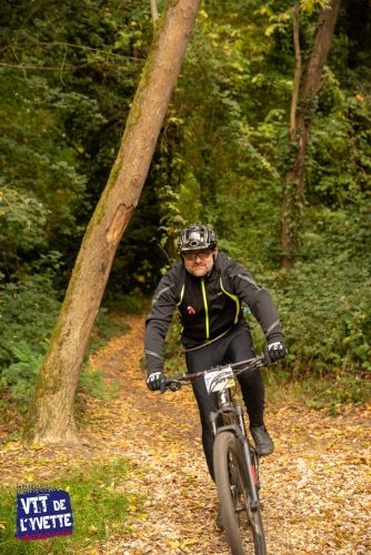 DE-LYVETTE-A-LORGE-25-376