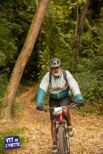 DE-LYVETTE-A-LORGE-25-378