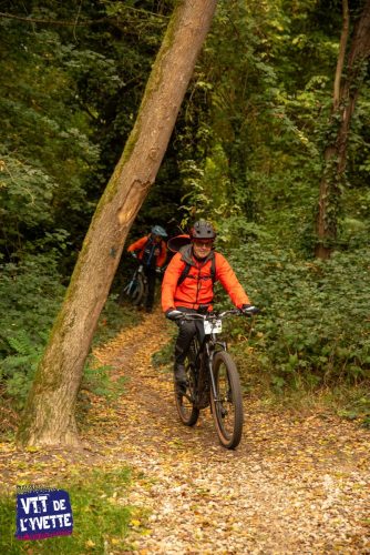 DE-LYVETTE-A-LORGE-25-383