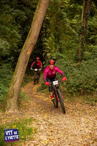 DE-LYVETTE-A-LORGE-25-389